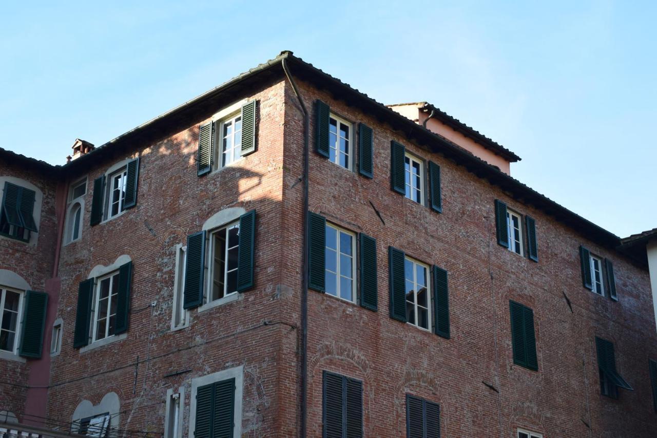 Al Carmine Apartments Towers View With Ac Lucca Exterior photo